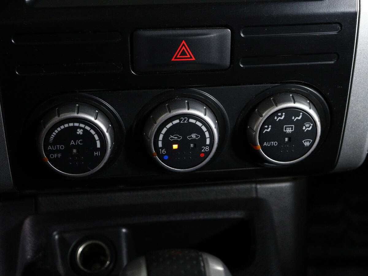 Б/У Ниссан Икс-Трейл 2013 года. Фото: #17