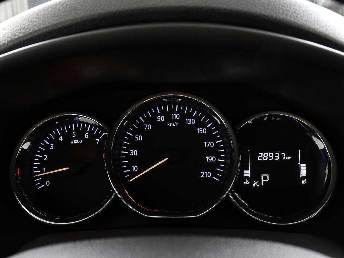 Б/У Рено Логан 2022 года. Фото: #10