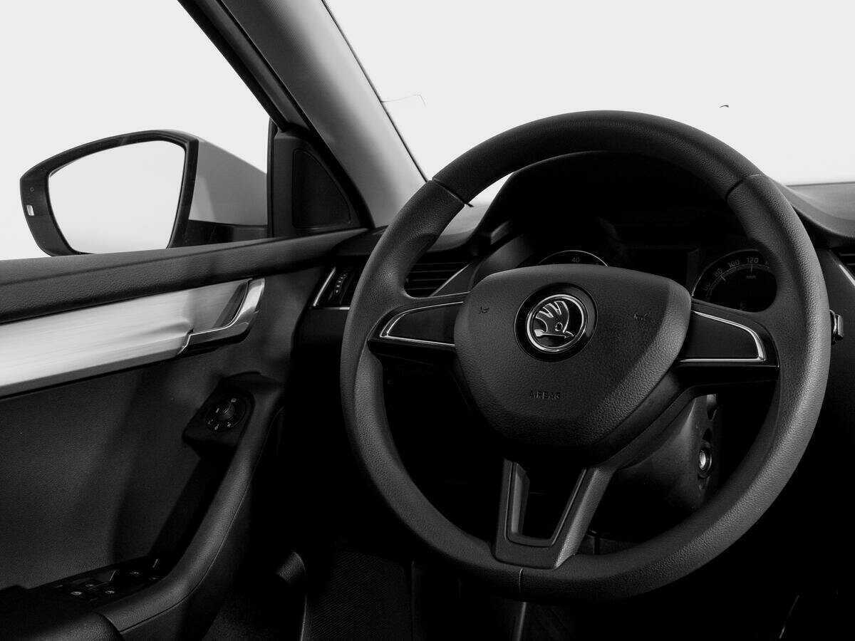 Б/У Шкода Октавия 2019 года. Фото: #13