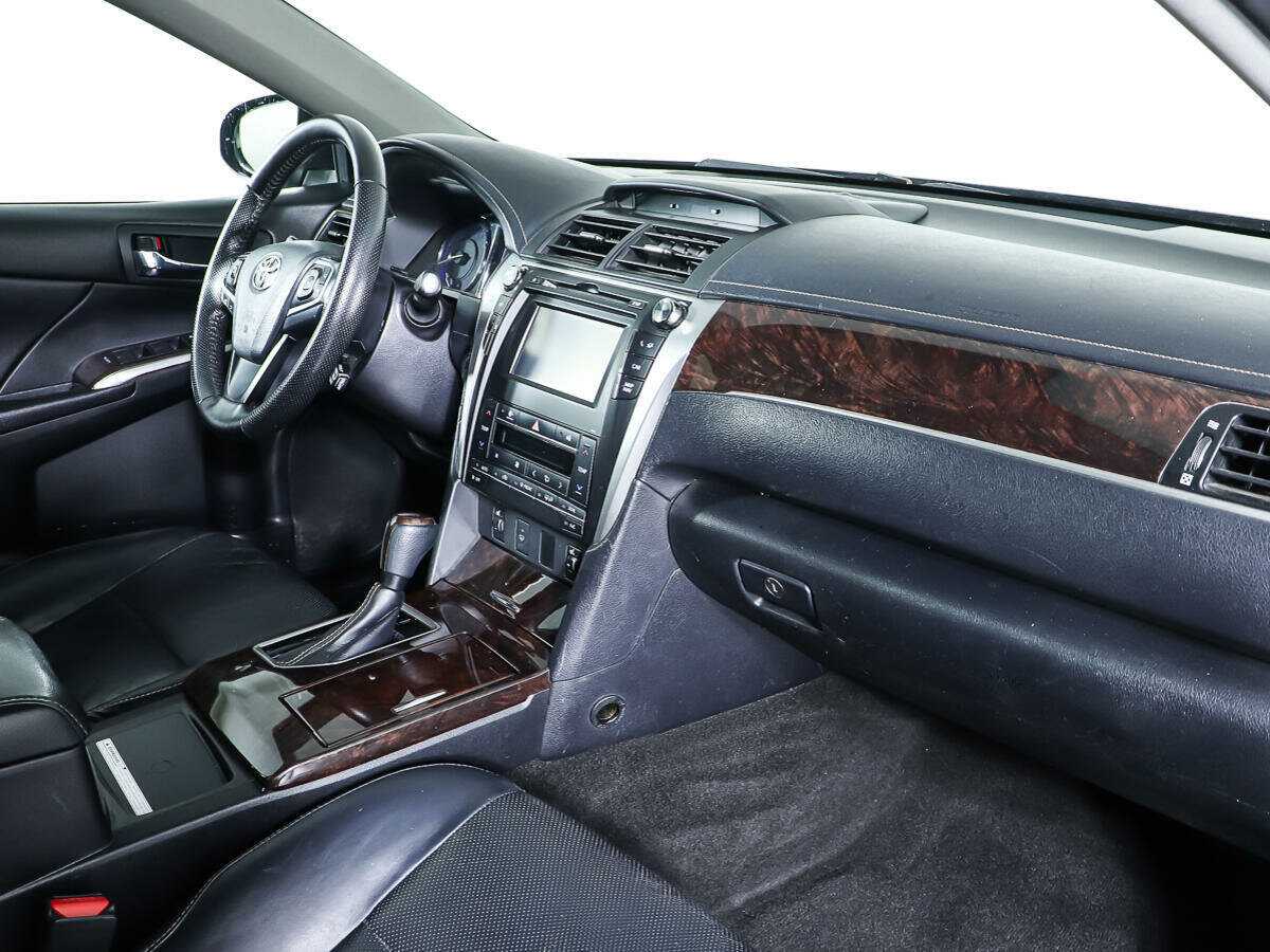 Б/У Тойота Камри 2016 года. Фото: #7