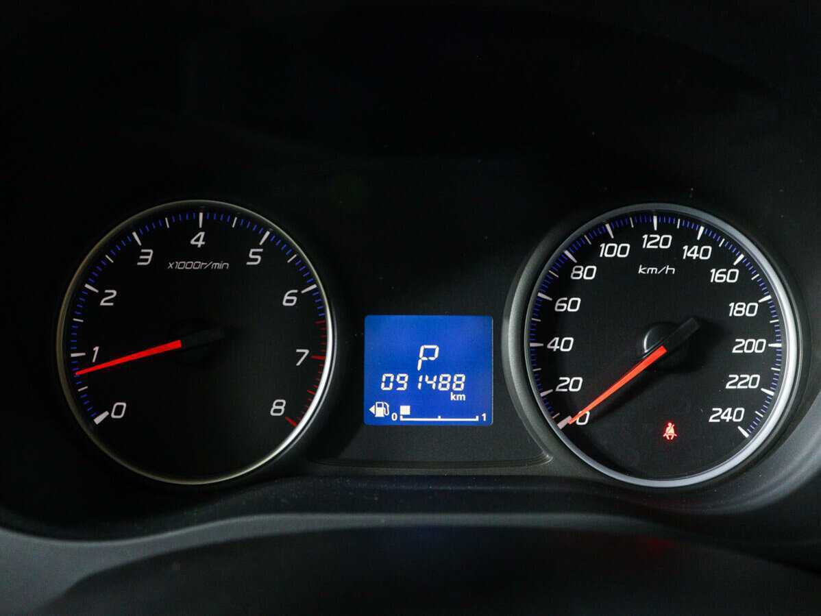 Б/У Митсубиши Оутлэндер 2013 года. Фото: #9