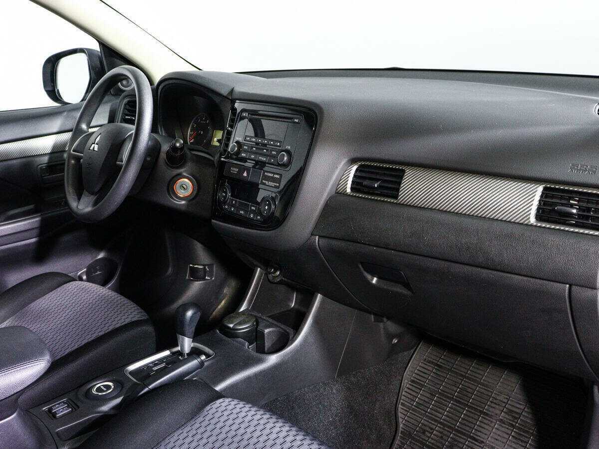 Б/У Митсубиши Оутлэндер 2013 года. Фото: #8