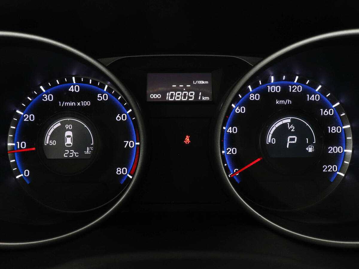 Б/У Хендай ай-икс35 2015 года. Фото: #10