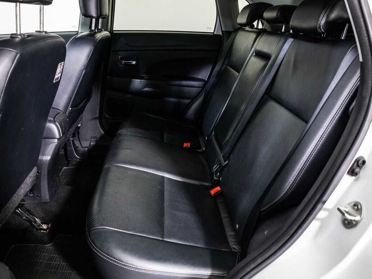 Б/У Митсубиши АС-Икс 2013 года. Фото: #9