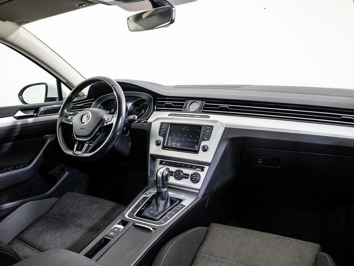 Б/У Фольксваген Пассат 2016 года. Фото: #6