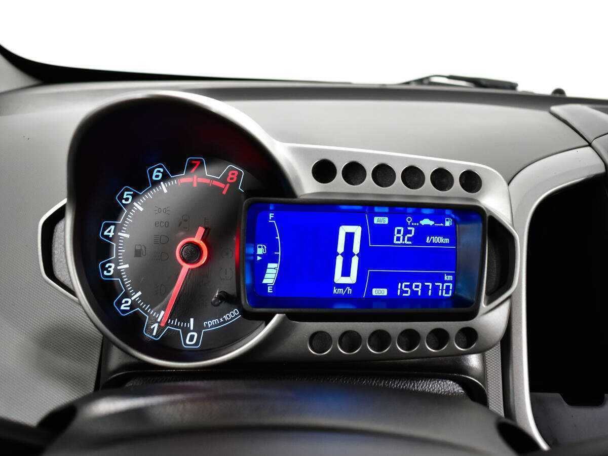 Б/У Шевроле Авео 2014 года. Фото: #8