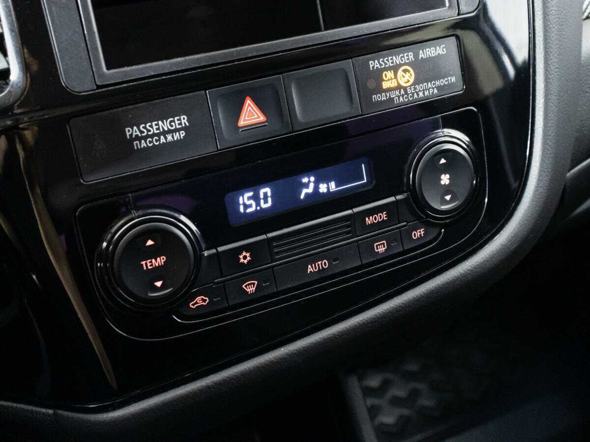 Б/У Митсубиши Оутлэндер 2014 года. Фото: #14