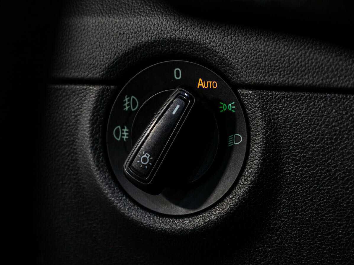 Б/У Шкода Октавия 2015 года. Фото: #19