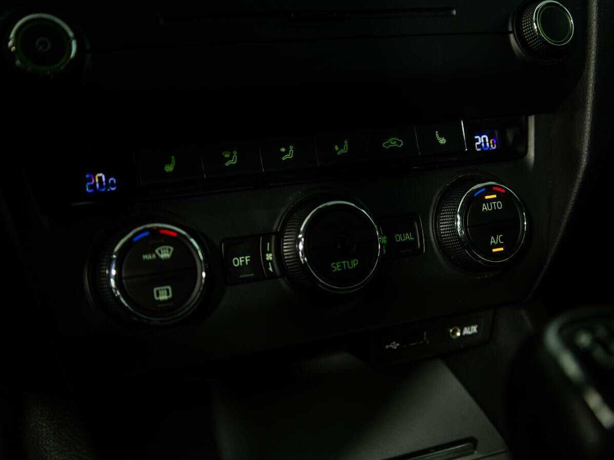 Б/У Шкода Октавия 2014 года. Фото: #14