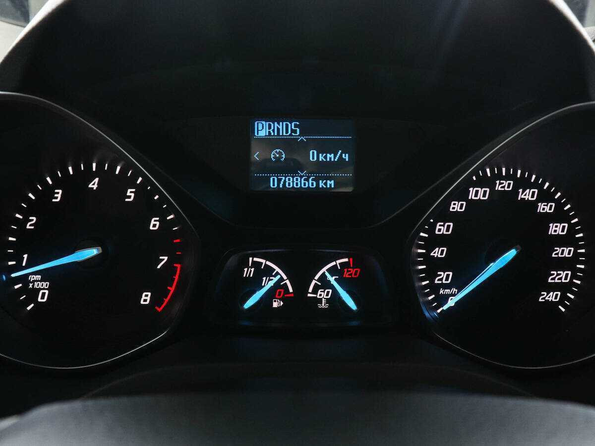 Б/У Форд Куга 2015 года. Фото: #10