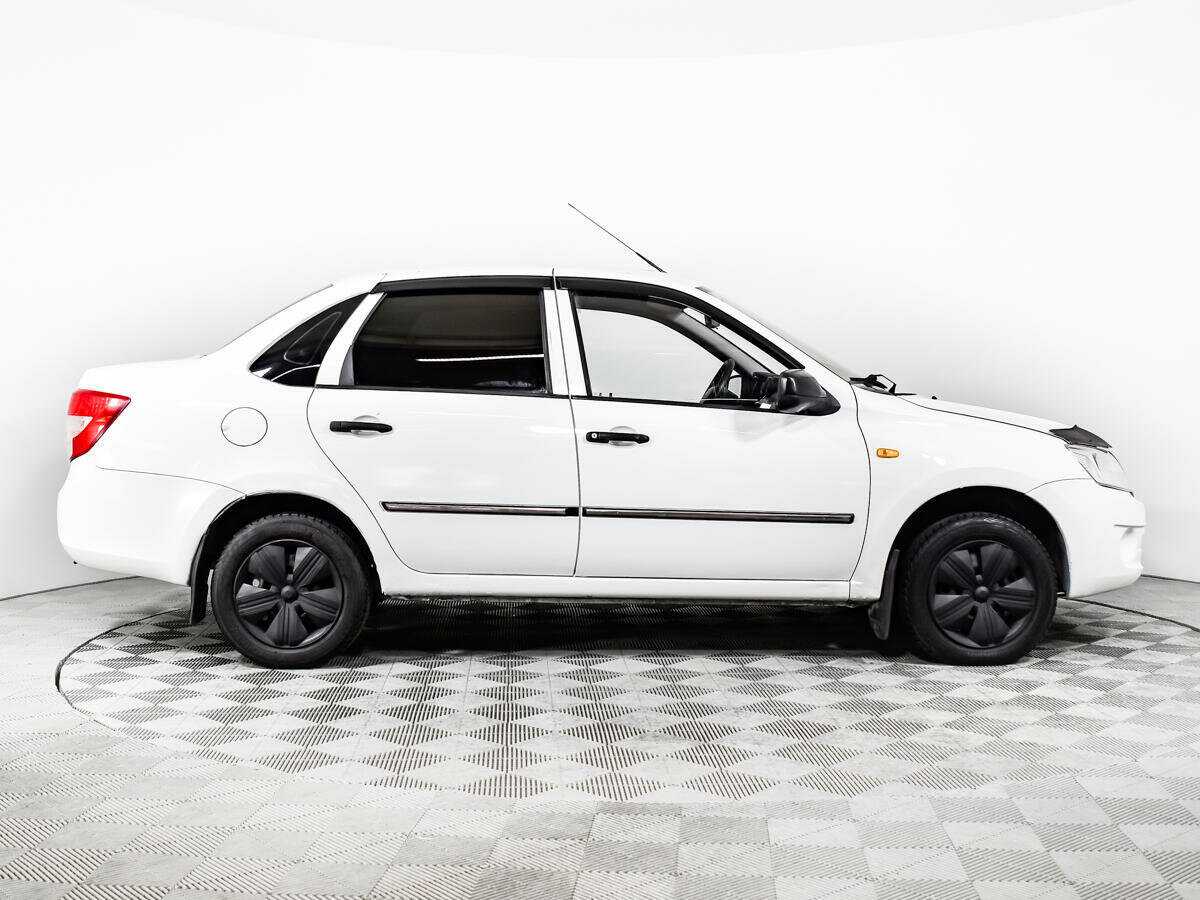 Б/У Лада (ВАЗ) Гранта 2013 года. Фото: #3