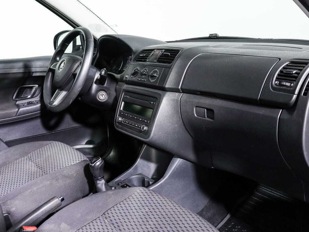 Б/У Шкода Фабия 2014 года. Фото: #8