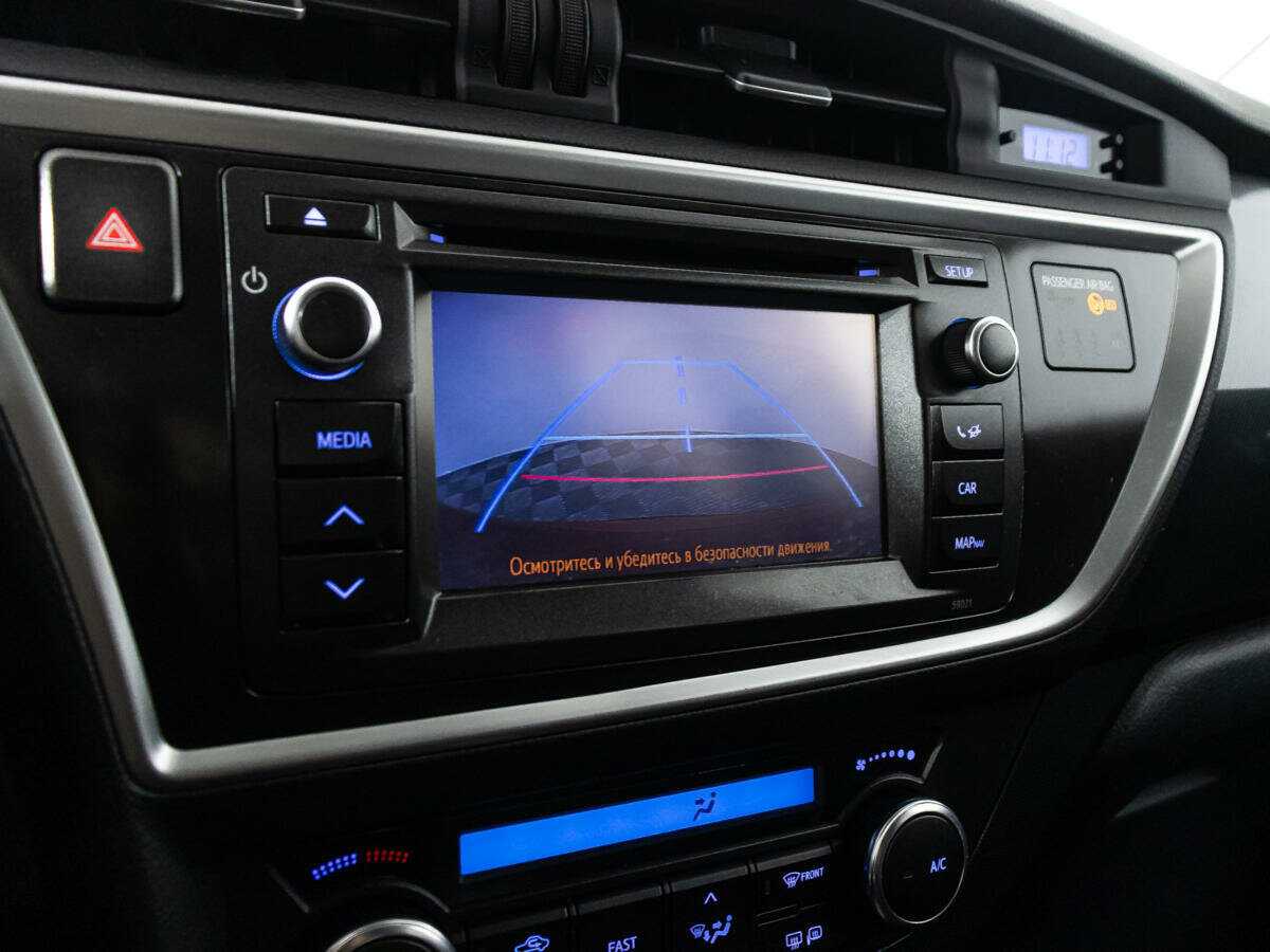 Б/У Тойота Аурис 2013 года. Фото: #14