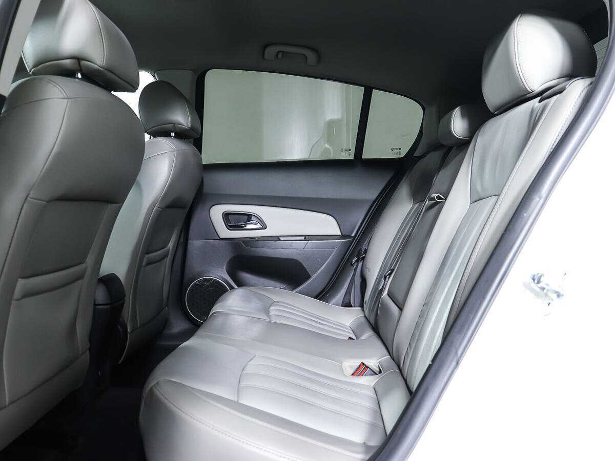 Б/У Шевроле Круз 2013 года. Фото: #8