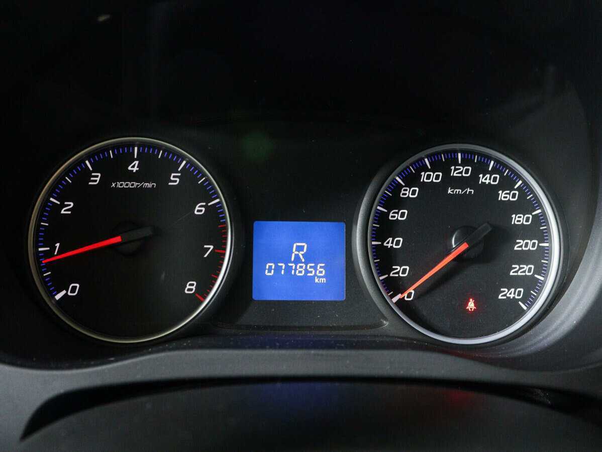 Б/У Митсубиши Оутлэндер 2015 года. Фото: #8