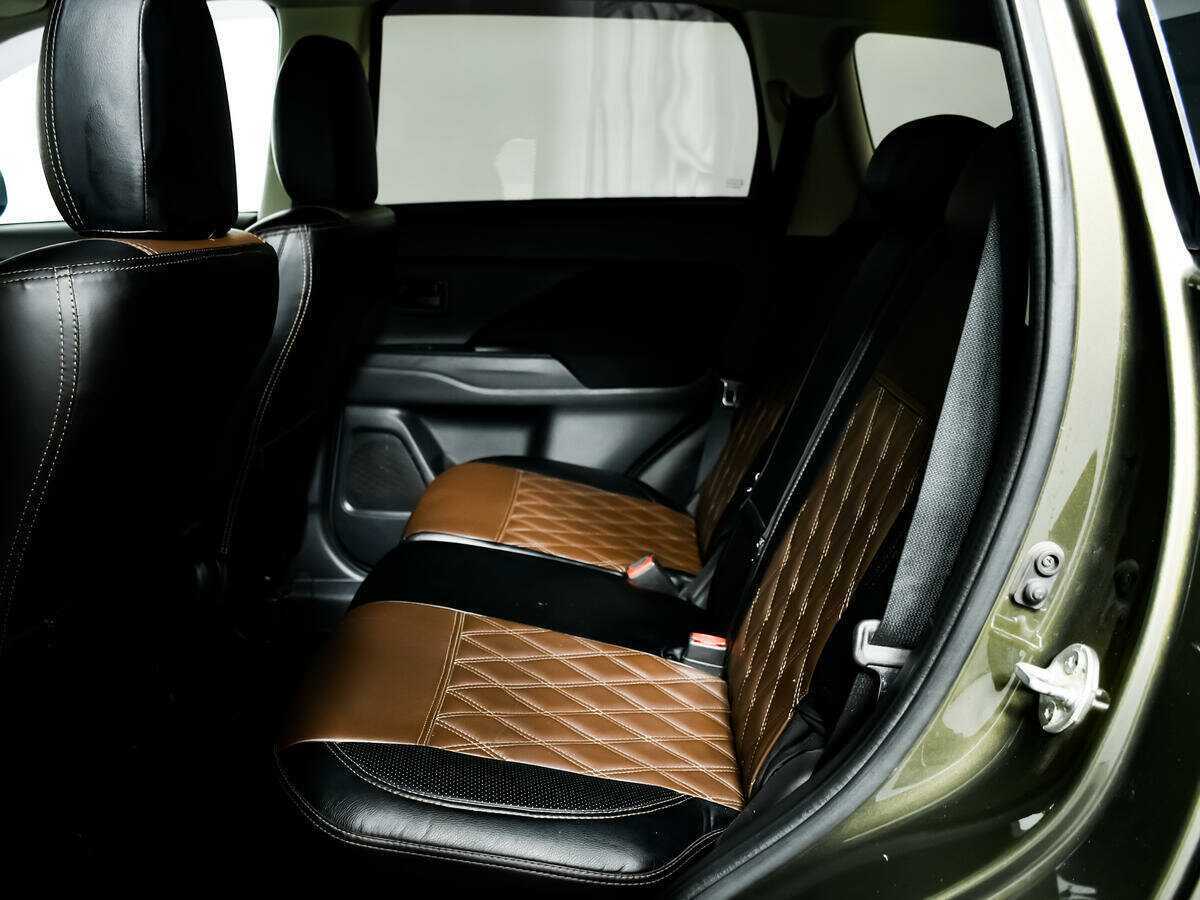 Б/У Митсубиши Оутлэндер 2016 года. Фото: #9