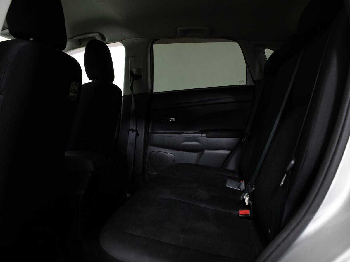 Б/У Митсубиши АС-Икс 2013 года. Фото: #8