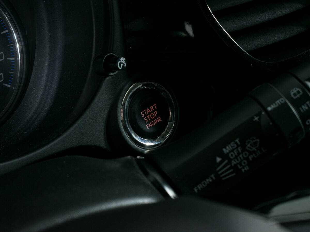 Б/У Митсубиши Оутлэндер 2017 года. Фото: #12