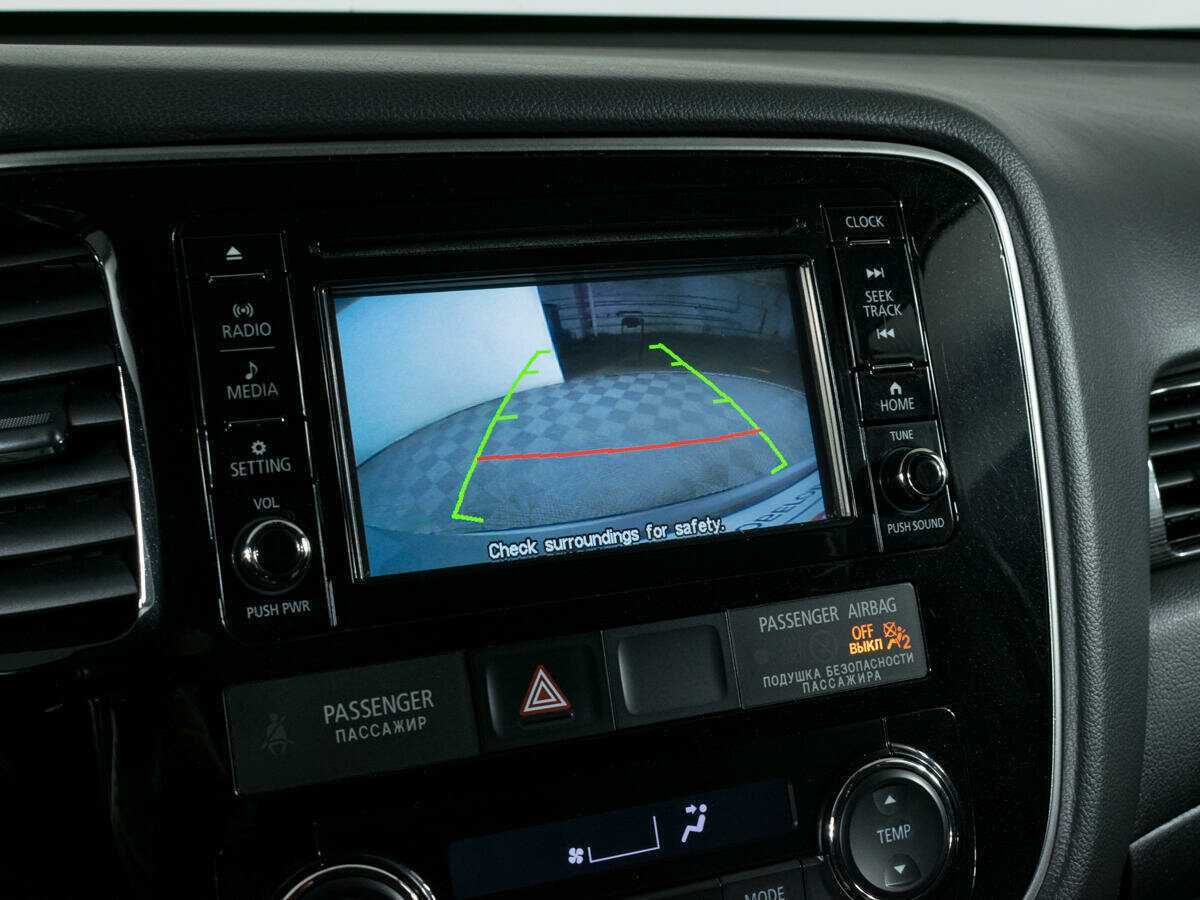 Б/У Митсубиши Оутлэндер 2017 года. Фото: #15