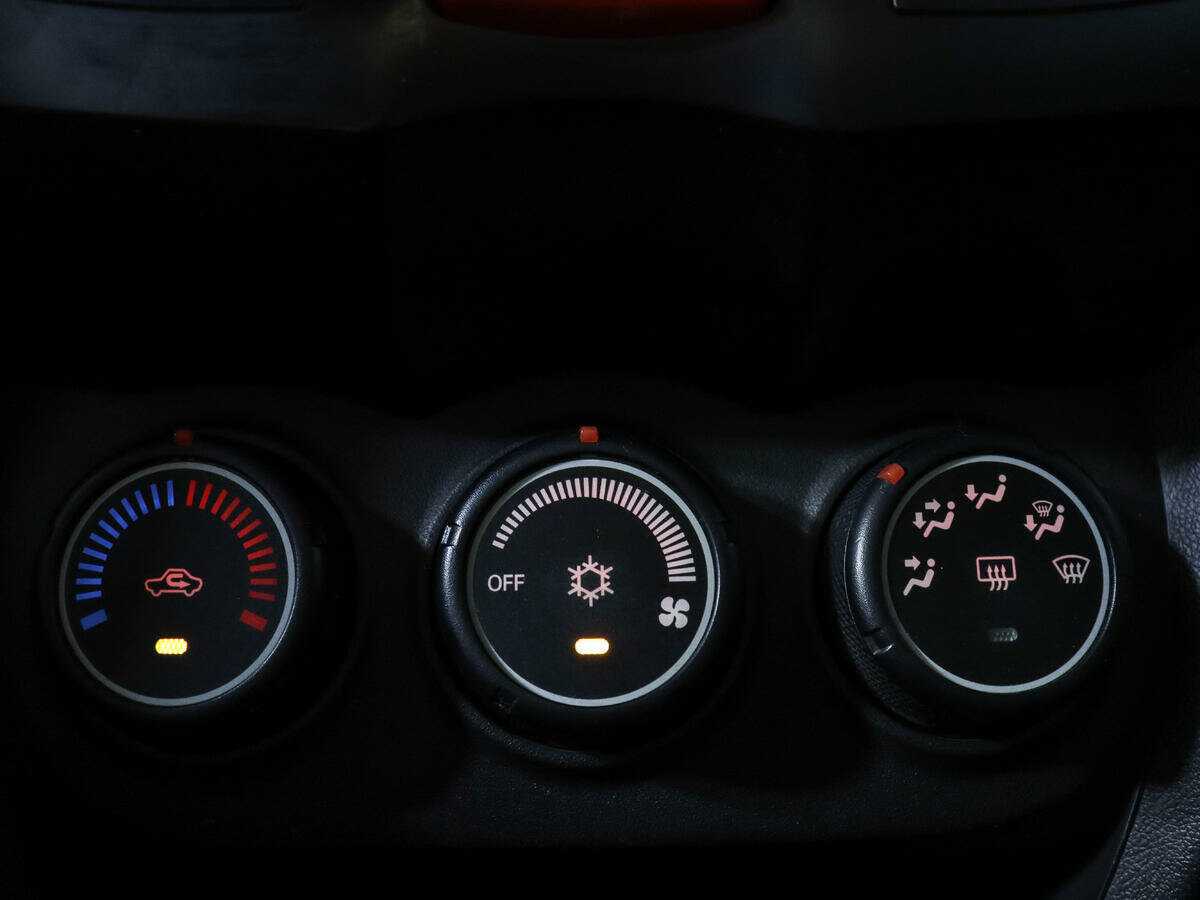 Б/У Митсубиши АС-Икс 2013 года. Фото: #15