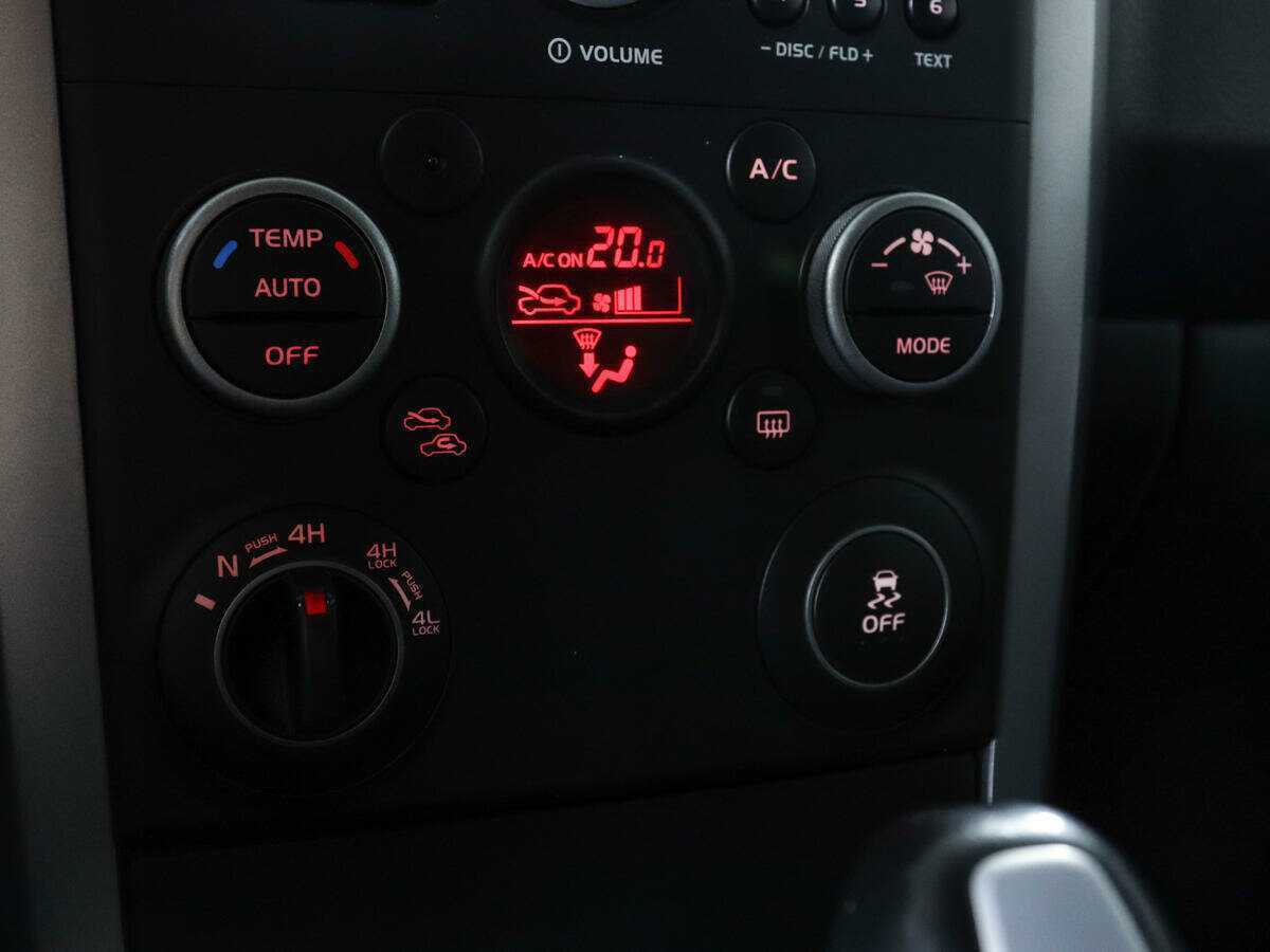 Б/У Сузуки Гранд Витара 2012 года. Фото: #13