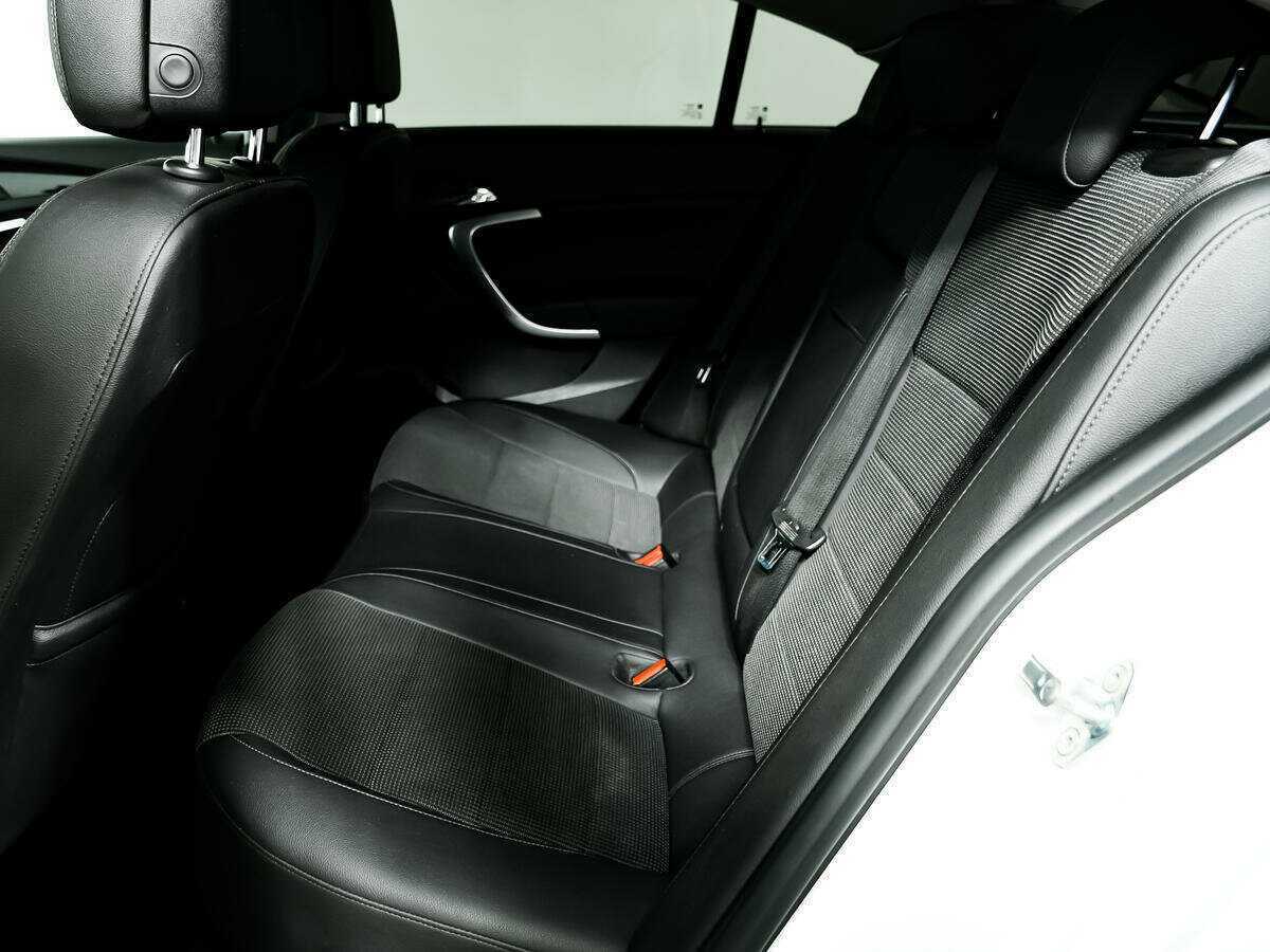 Б/У Опель Инсигния 2012 года. Фото: #11