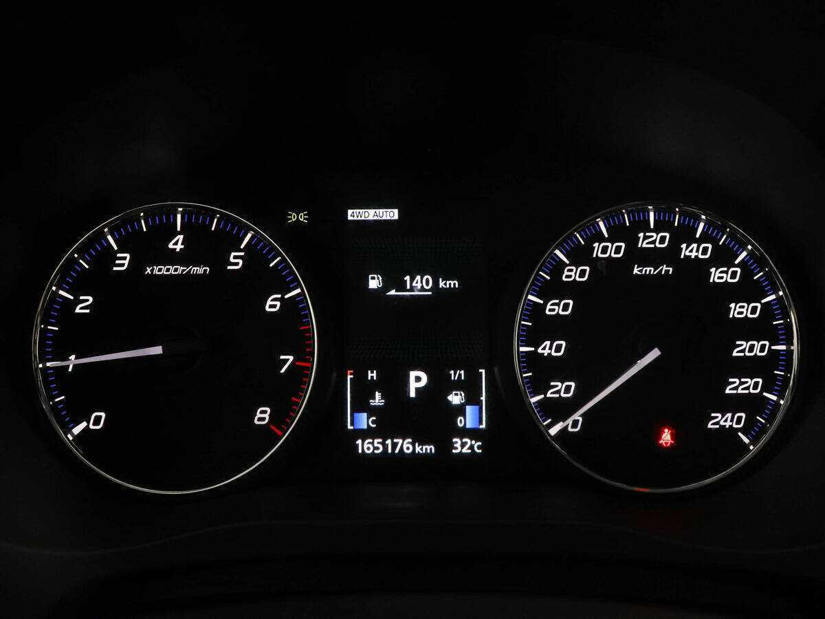 Б/У Митсубиши Оутлэндер 2016 года. Фото: #10