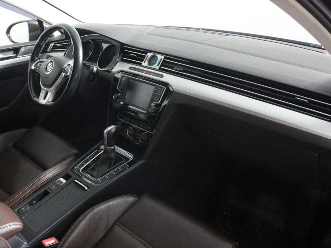 Б/У Фольксваген Пассат 2017 года. Фото: #8