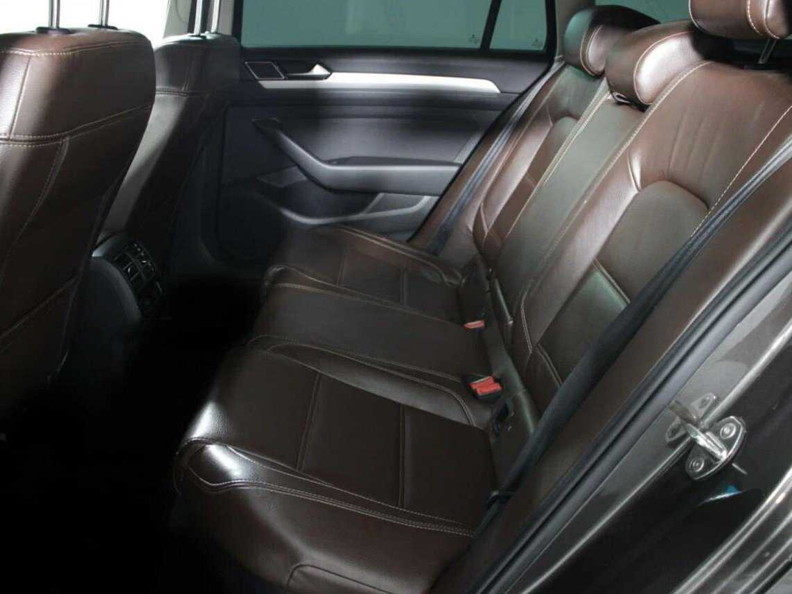 Б/У Фольксваген Пассат 2017 года. Фото: #9