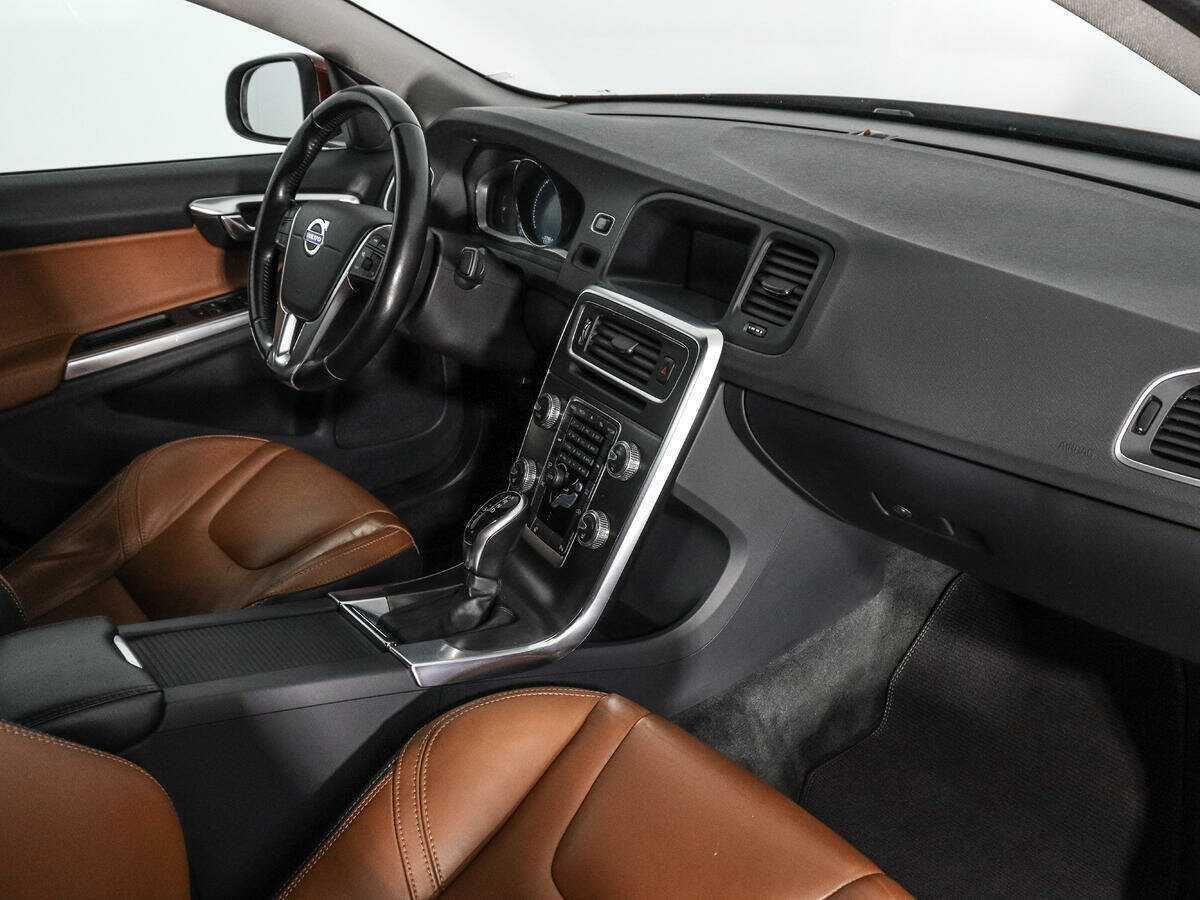 Б/У Вольво С60 2014 года. Фото: #10