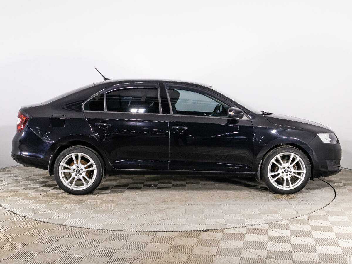 Б/У Шкода Рапид 2018 года. Фото: #3