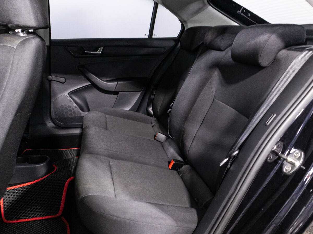 Б/У Шкода Рапид 2018 года. Фото: #9