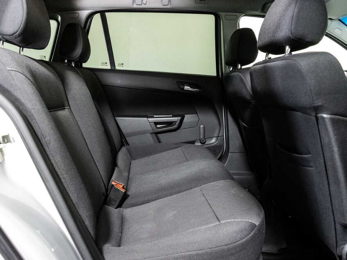 Б/У Опель Астра 2012 года. Фото: #14