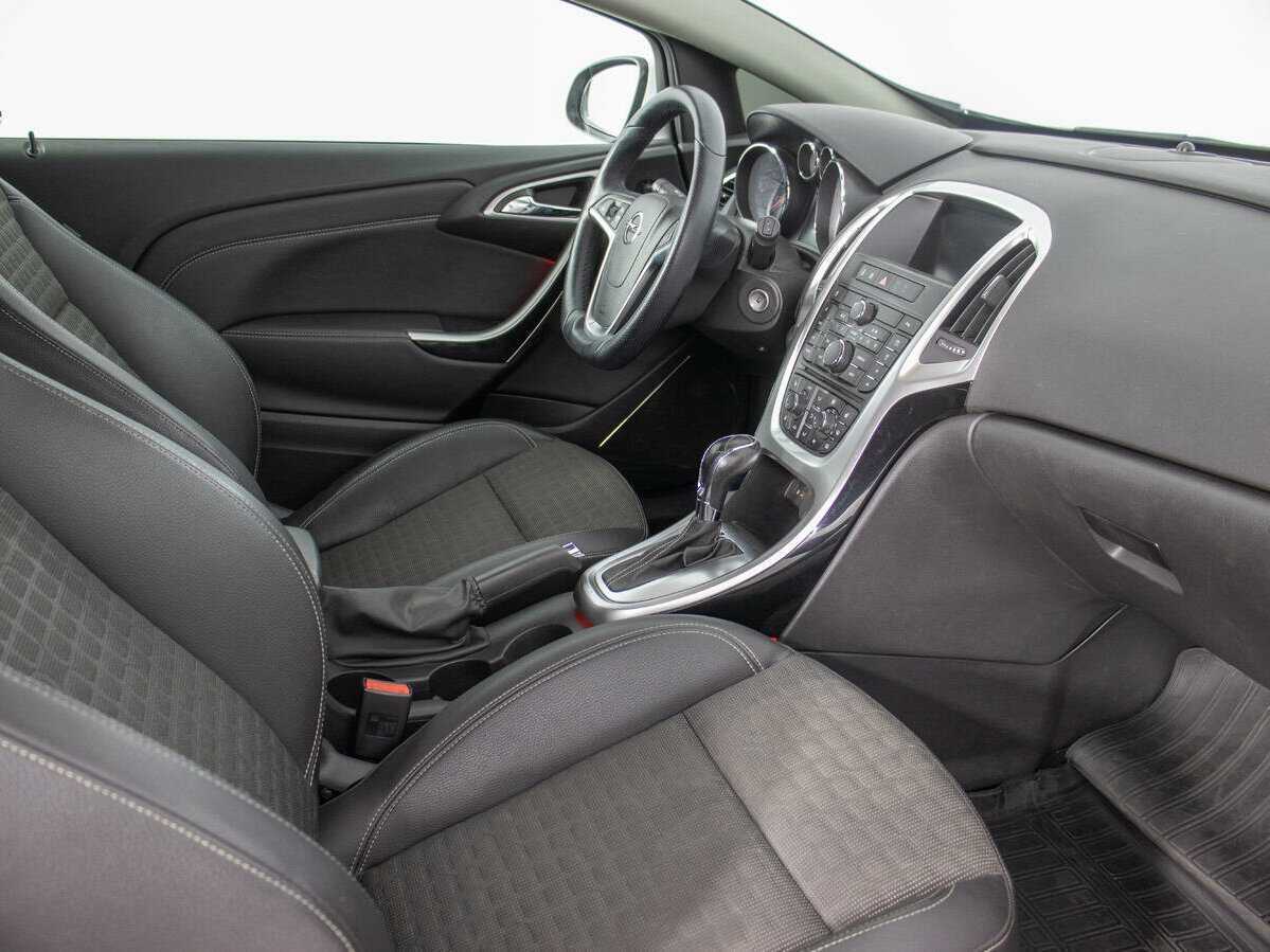 Б/У Опель Астра 2014 года. Фото: #8