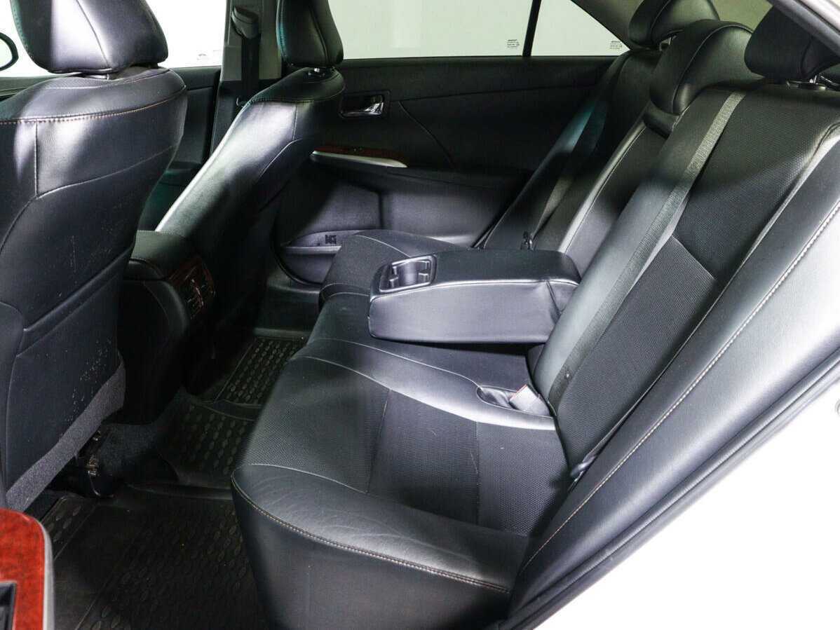 Б/У Тойота Камри 2014 года. Фото: #9