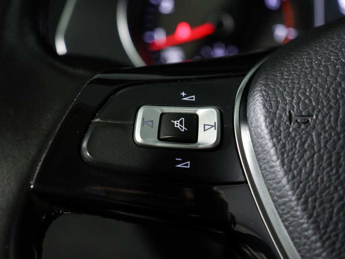 Б/У Фольксваген Пассат 2016 года. Фото: #14