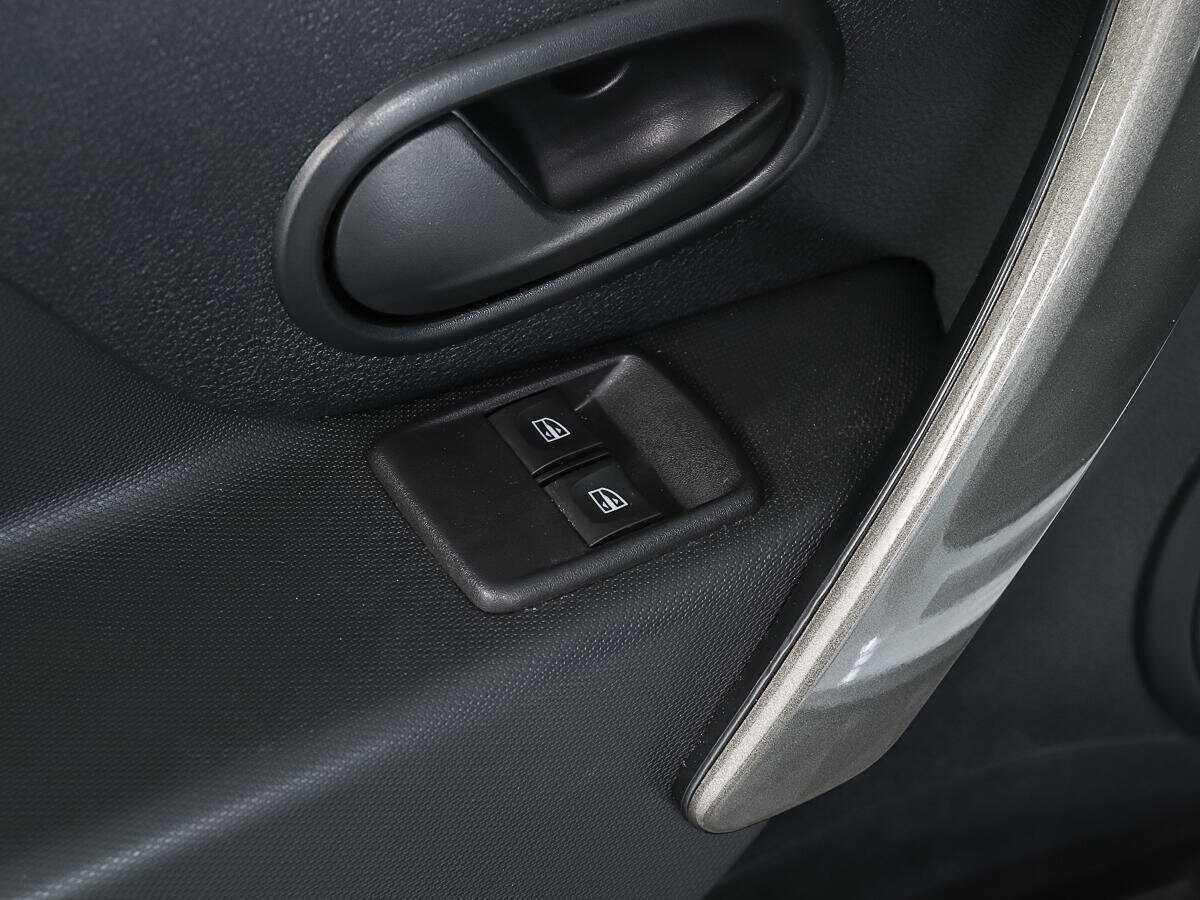 Б/У Рено Логан 2020 года. Фото: #13