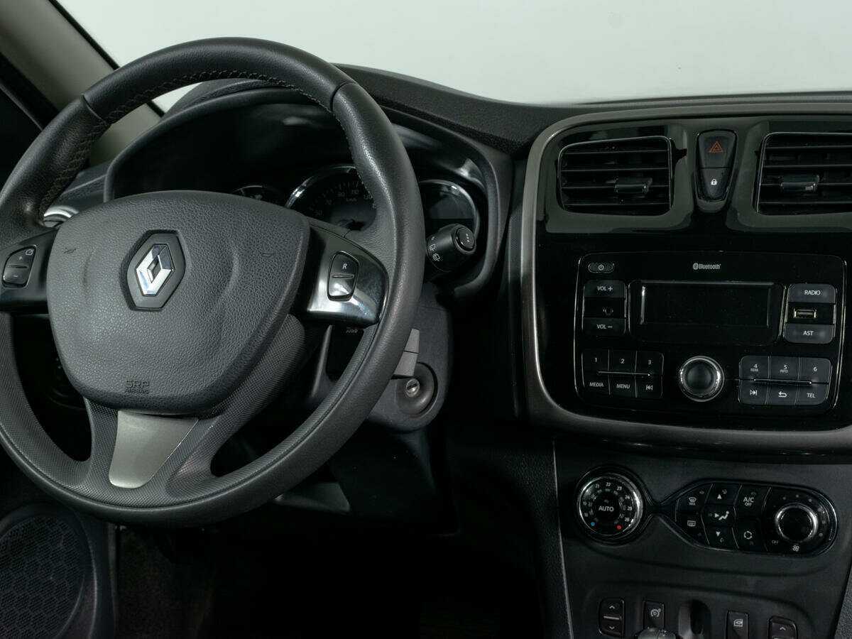 Б/У Рено Сандеро 2017 года. Фото: #10