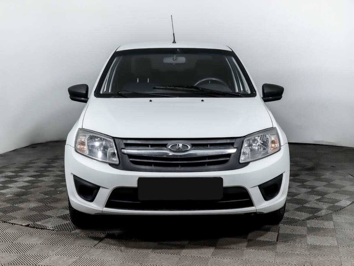 Б/У Лада (ВАЗ) Гранта 2015 года. Фото: #1