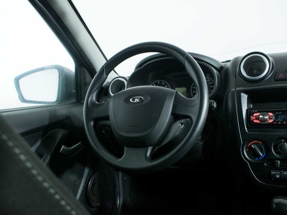 Б/У Лада (ВАЗ) Гранта 2015 года. Фото: #13