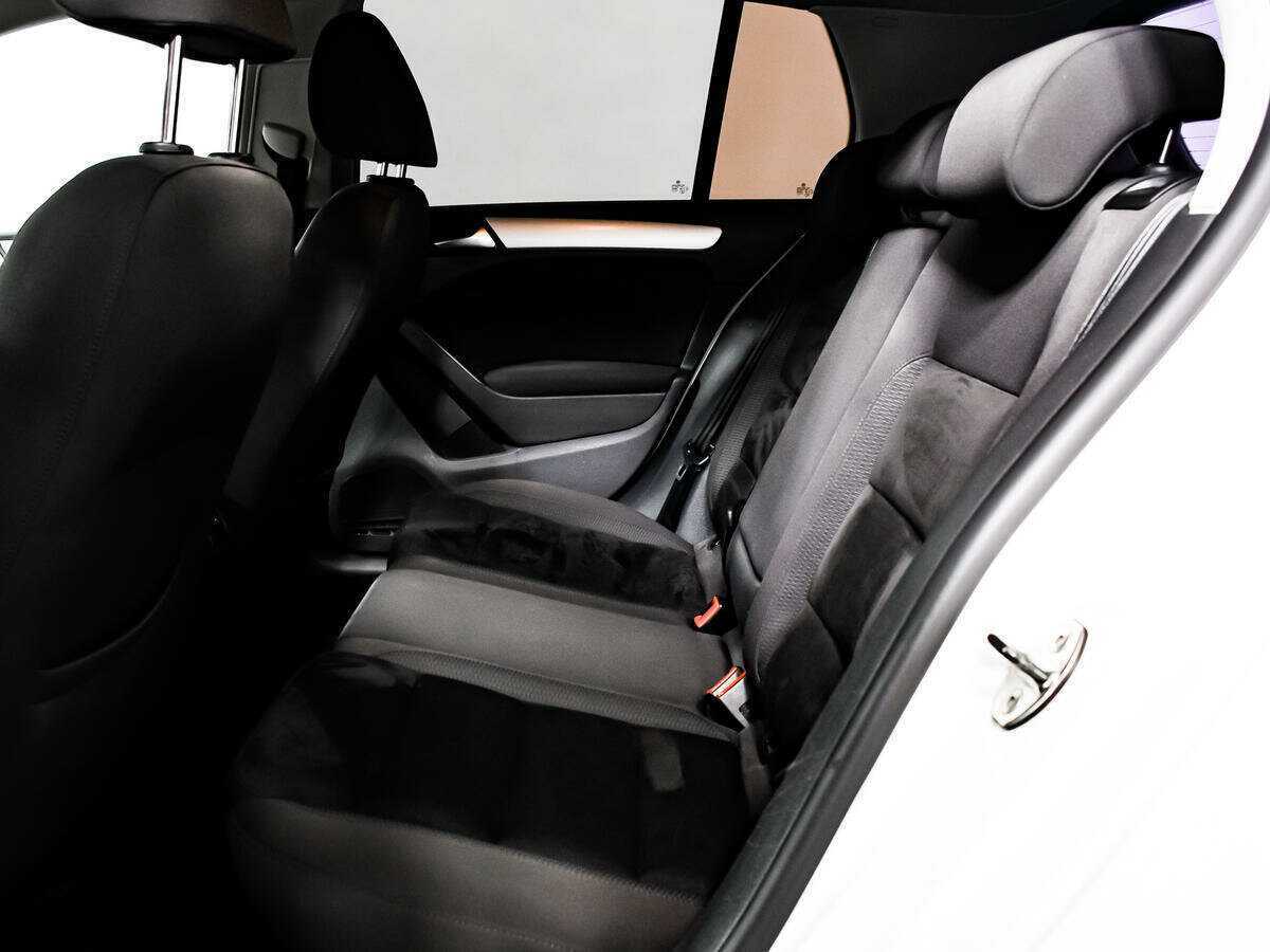 Б/У Фольксваген Гольф 2012 года. Фото: #11