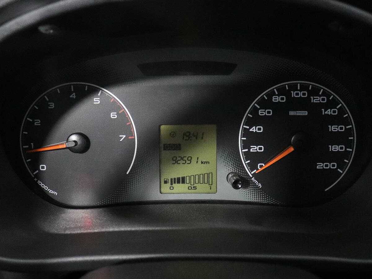 Б/У Лада (ВАЗ) Гранта 2015 года. Фото: #11