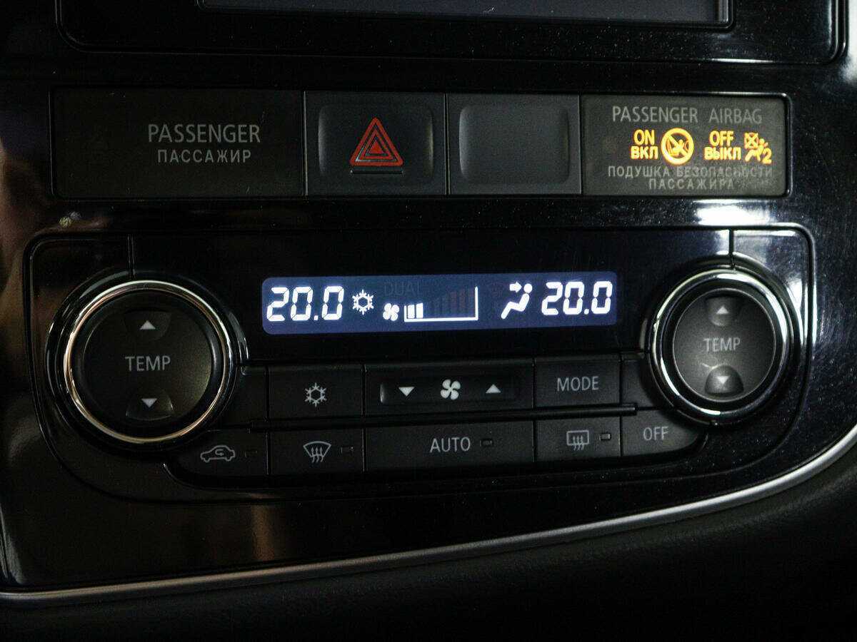 Б/У Митсубиши Оутлэндер 2012 года. Фото: #18