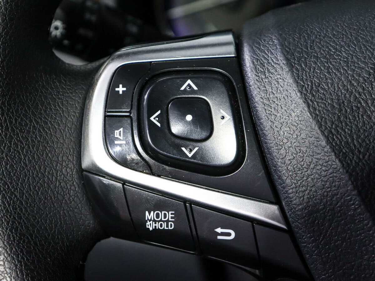 Б/У Тойота Камри 2016 года. Фото: #18