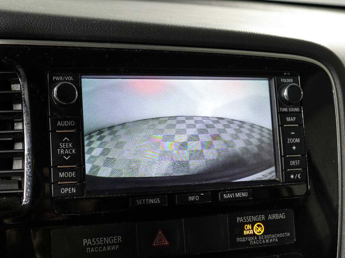 Б/У Митсубиши Оутлэндер 2015 года. Фото: #12