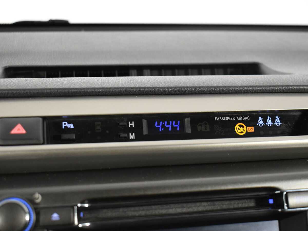 Б/У Тойота Рав4 2015 года. Фото: #17