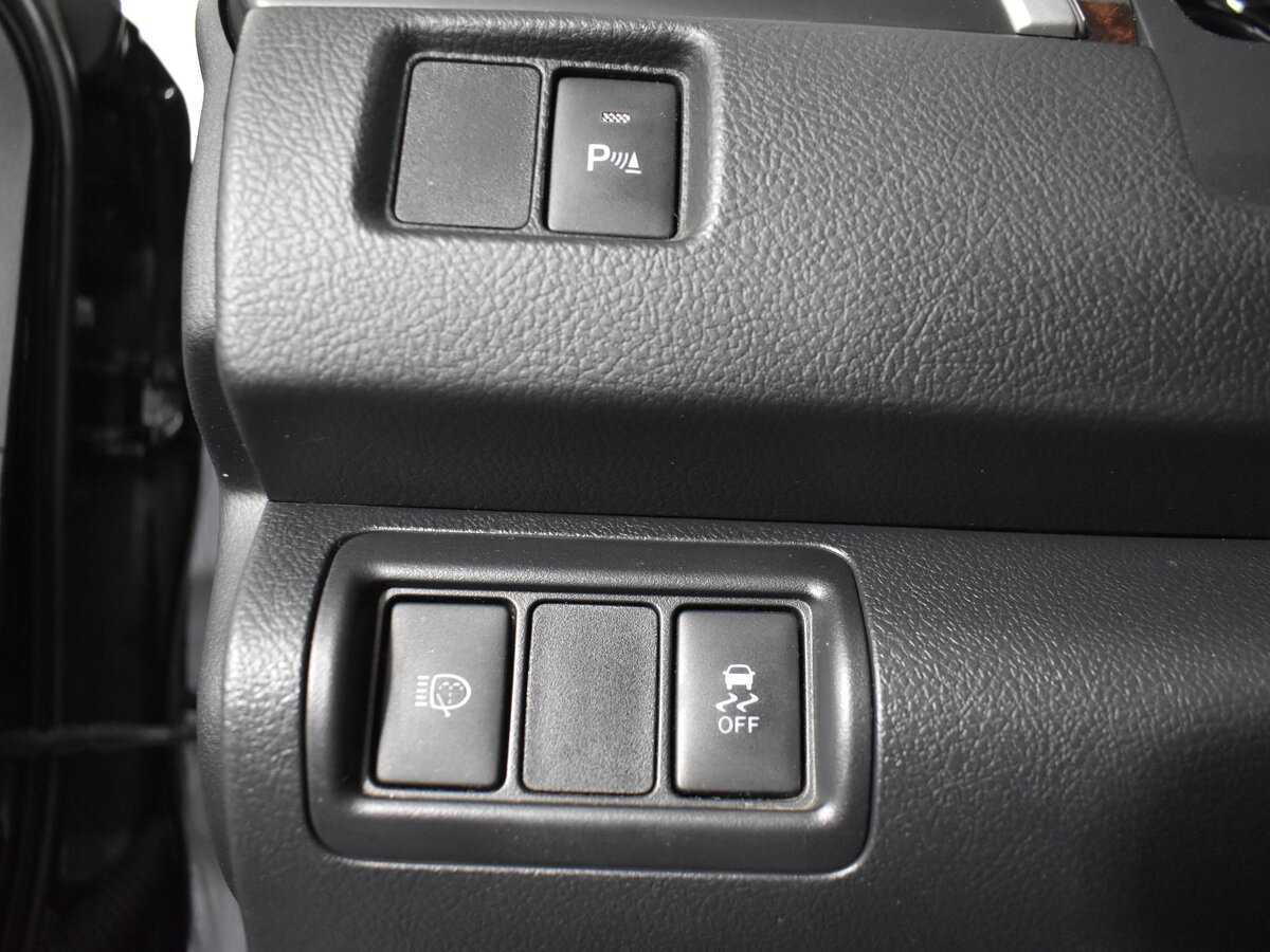 Б/У Тойота Камри 2015 года. Фото: #8