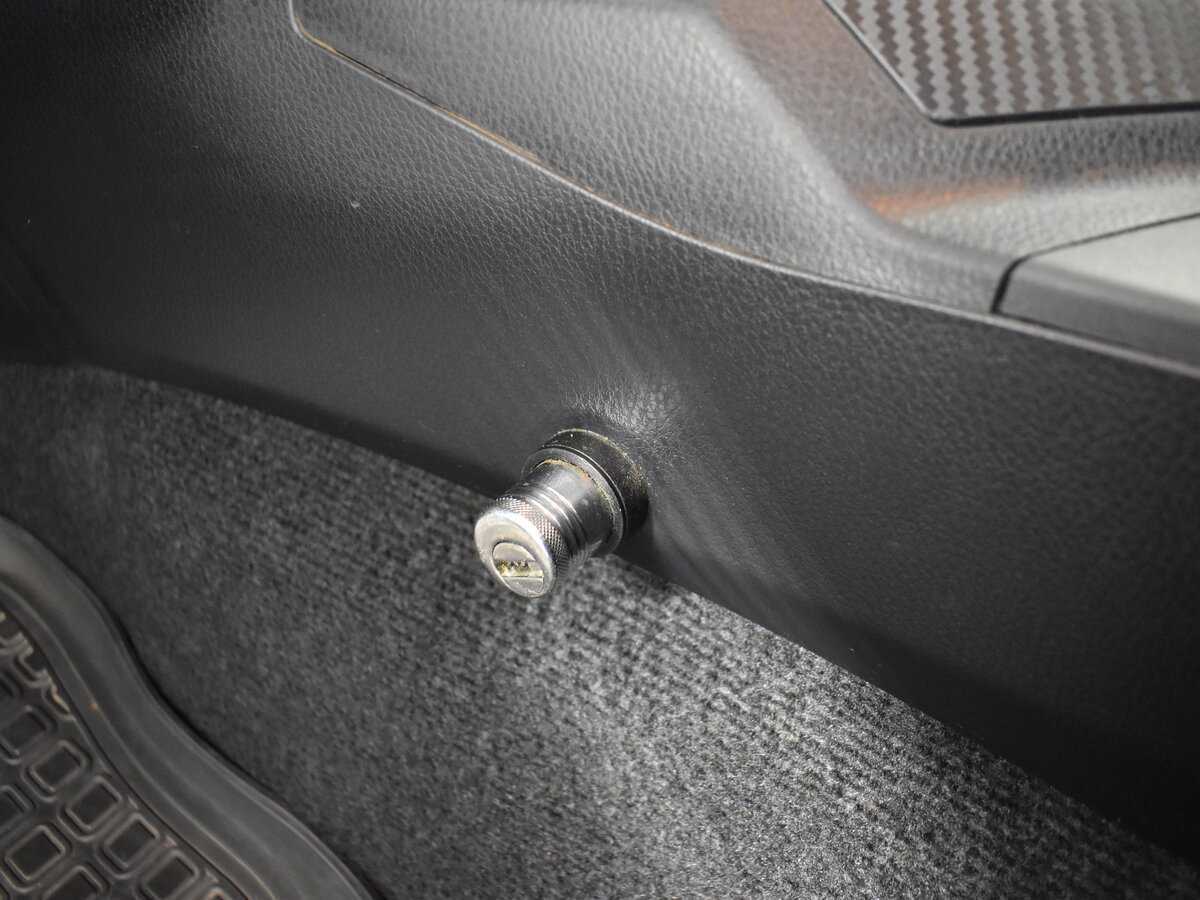 Б/У Тойота Рав4 2014 года. Фото: #15