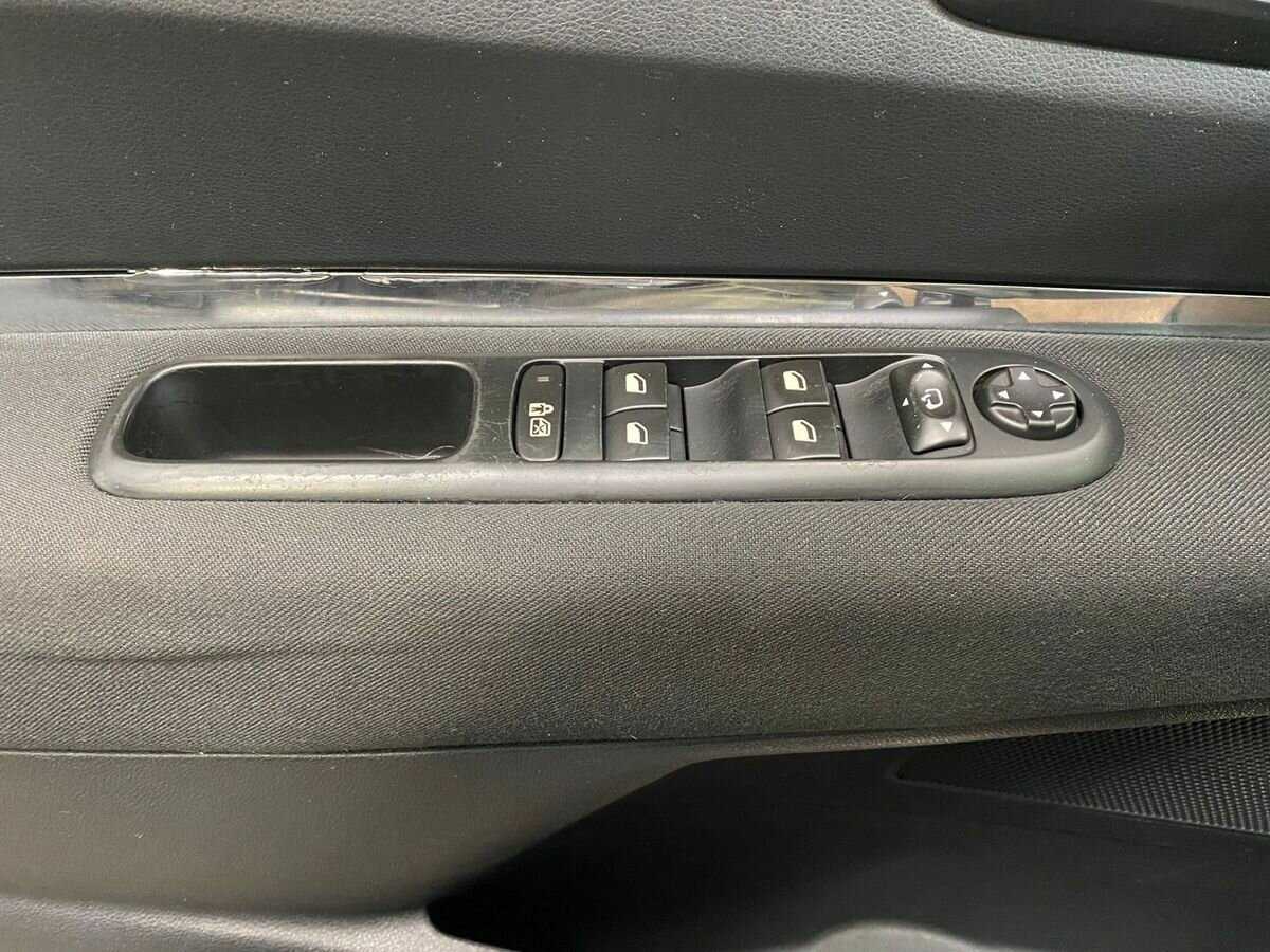 Б/У Пежо 3008 2012 года. Фото: #14