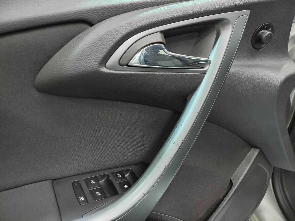 Б/У Опель Астра 2012 года. Фото: #14